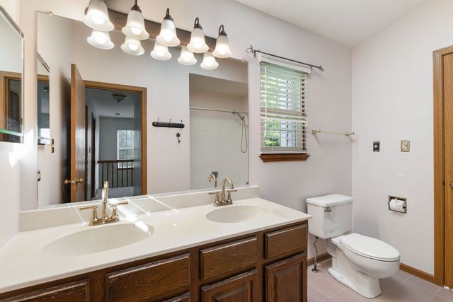 1615 Estate Circle, Naperville, IL 60565
