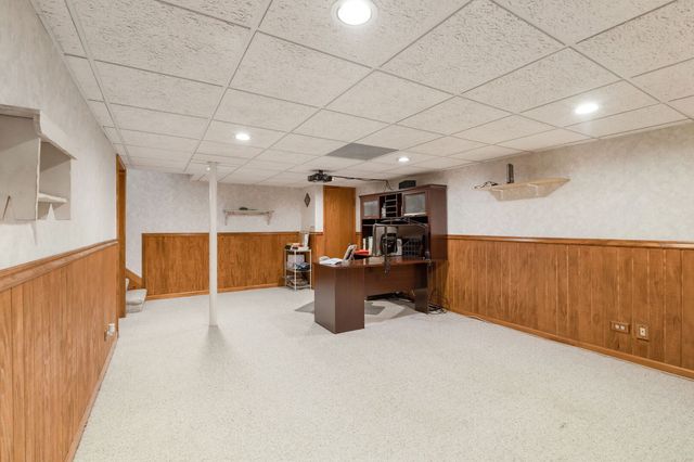 1615 Estate Circle, Naperville, IL 60565