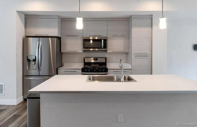 5586 W 11th Place, Lakewood, CO 80214