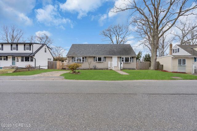 121 Harding Drive, Brick, NJ 08724