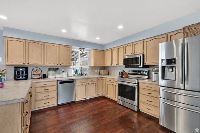 619 W 4050 S, Riverdale, UT 84405
