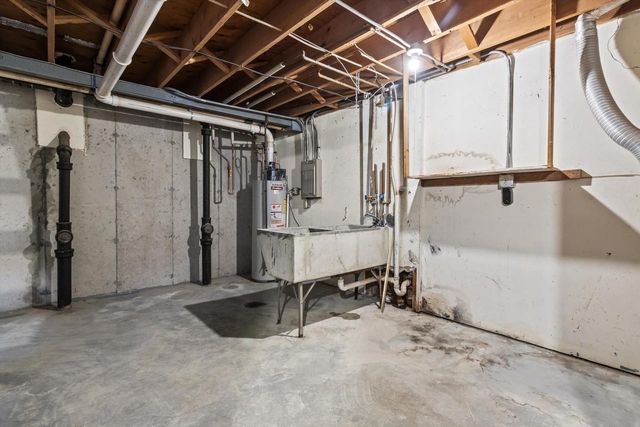 442 East Bluff, Madison, WI 53704