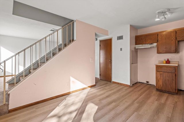 442 East Bluff, Madison, WI 53704