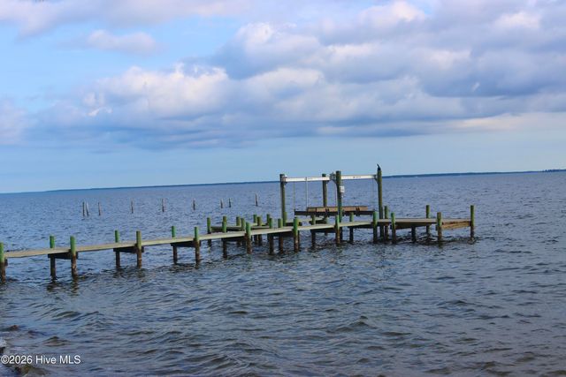 3435 Janiero Road, Arapahoe, NC 28510