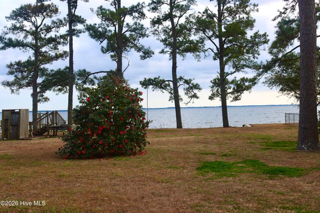 3435 Janiero Road, Arapahoe, NC 28510