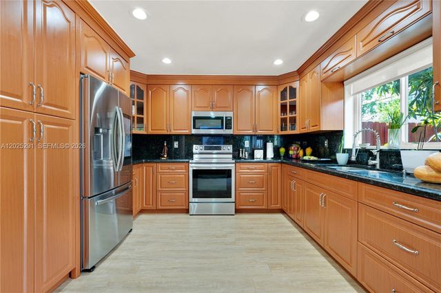 10006 SW 162nd Path, Miami, FL 33196
