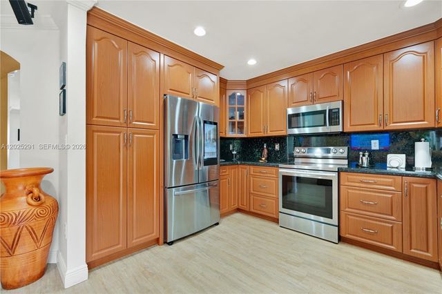 10006 SW 162nd Path, Miami, FL 33196