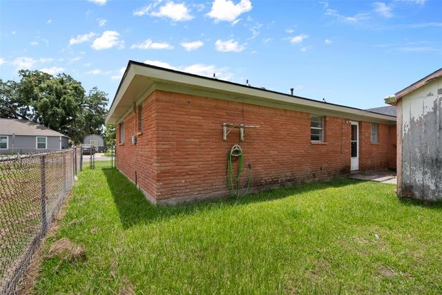 815 Rugeley Street, Bay City, TX 77414