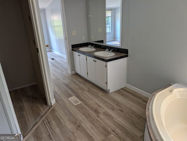 103 Silver Dollar Road, Barnesville, GA 30204