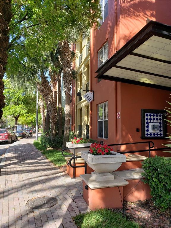 402 S ARMENIA AVENUE 114, Tampa, FL 33609