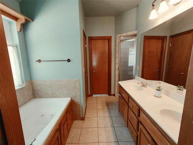 901 Driver Lane, Edmond, OK 73025