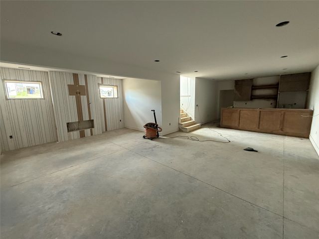 1348 S Auburn Place, West Des Moines, IA 50266