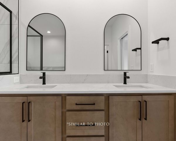 1348 S Auburn Place, West Des Moines, IA 50266