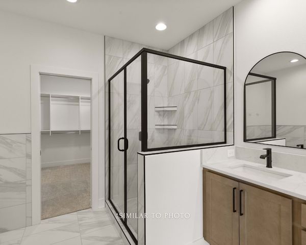 1348 S Auburn Place, West Des Moines, IA 50266