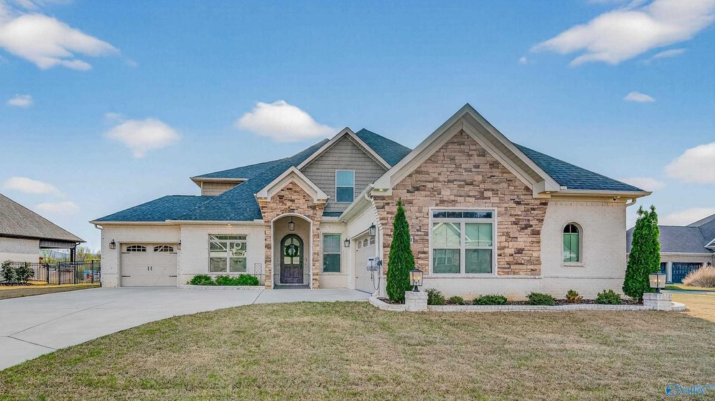 17000 River Pier Drive, Huntsville, AL 35803