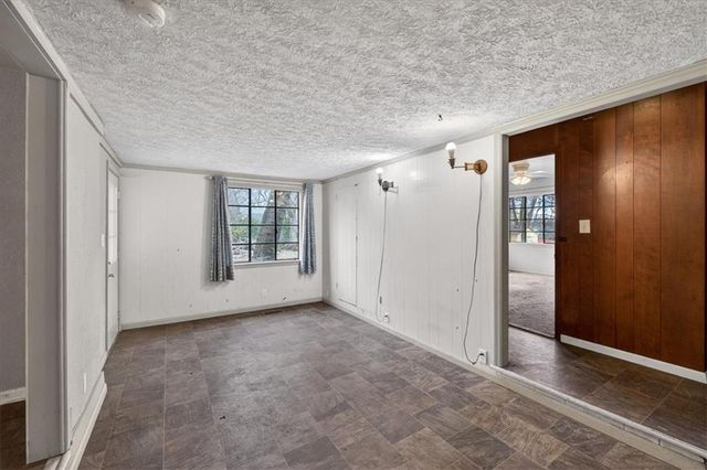 175 Emerson Avenue, Bonner Springs, KS 66012