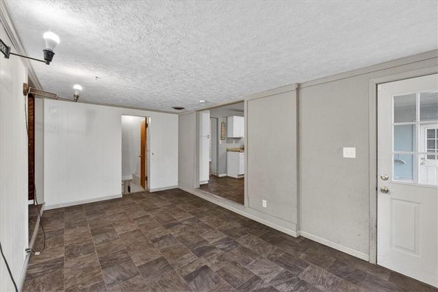 175 Emerson Avenue, Bonner Springs, KS 66012