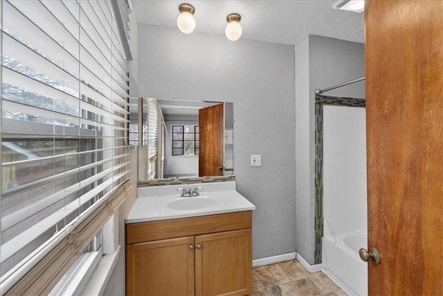 175 Emerson Avenue, Bonner Springs, KS 66012