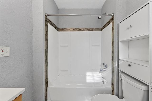 175 Emerson Avenue, Bonner Springs, KS 66012