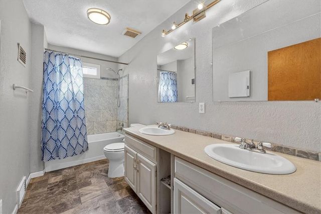 175 Emerson Avenue, Bonner Springs, KS 66012