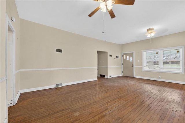 175 Emerson Avenue, Bonner Springs, KS 66012