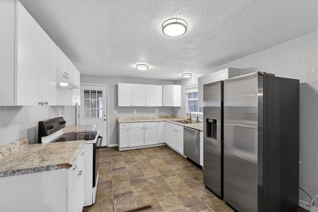 175 Emerson Avenue, Bonner Springs, KS 66012