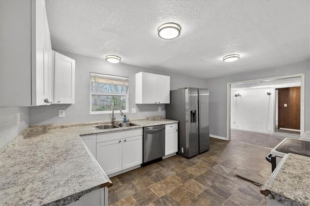 175 Emerson Avenue, Bonner Springs, KS 66012