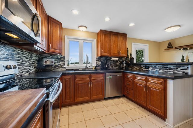 301 Ridge Road, Ontario, NY 14519