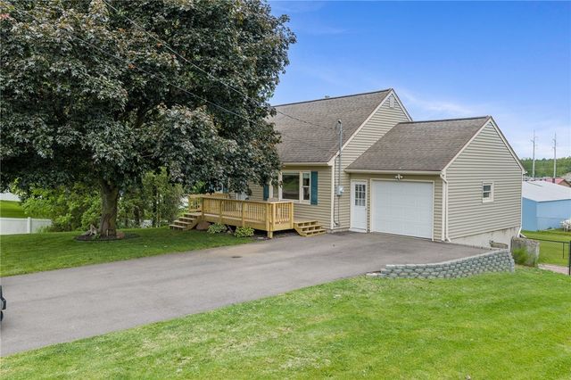301 Ridge Road, Ontario, NY 14519