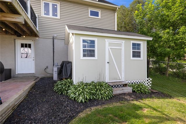 301 Ridge Road, Ontario, NY 14519