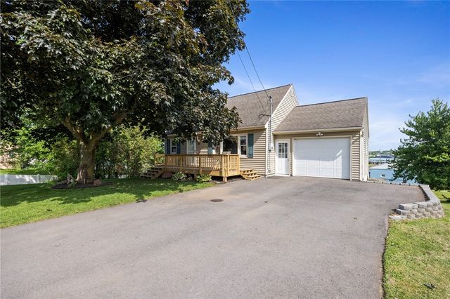 301 Ridge Road, Ontario, NY 14519
