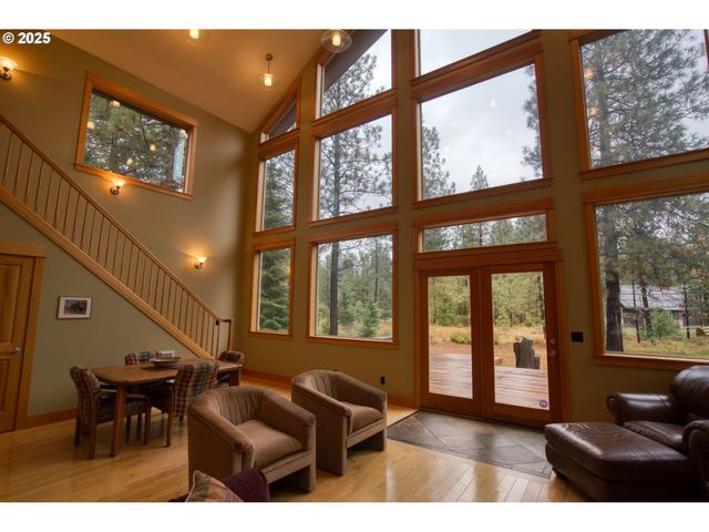 10 EMMA Ln, Trout Lake, WA 98650