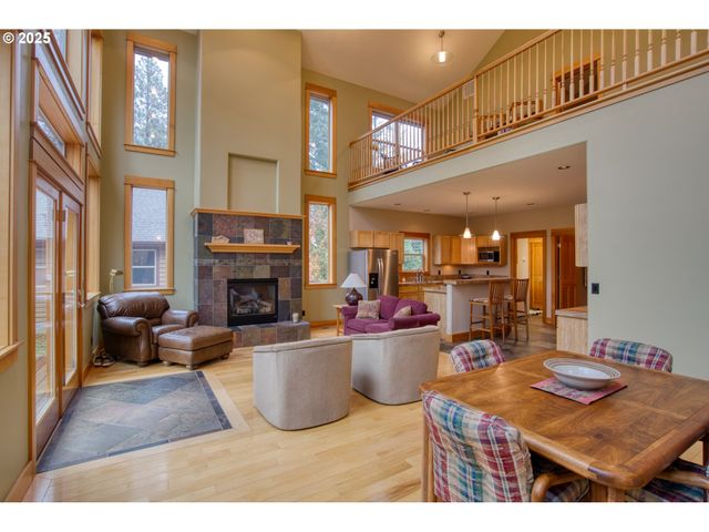 10 EMMA Ln, Trout Lake, WA 98650