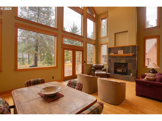 10 EMMA Ln, Trout Lake, WA 98650