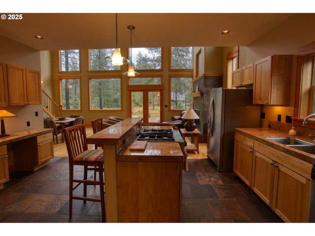 10 EMMA Ln, Trout Lake, WA 98650