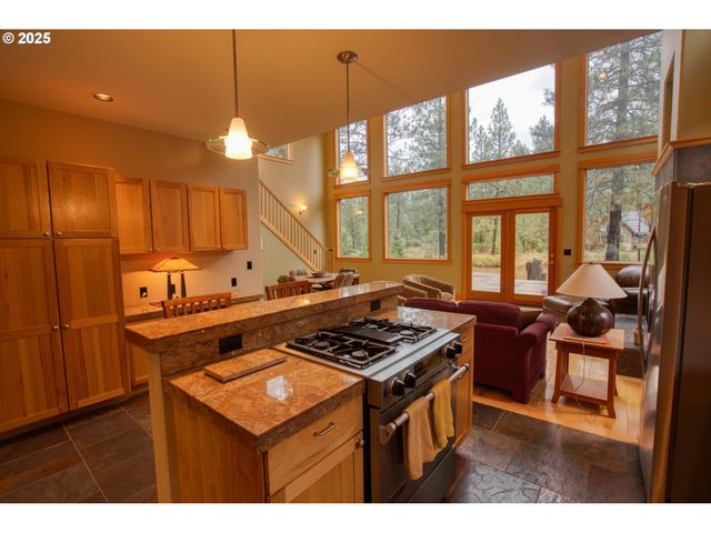 10 EMMA Ln, Trout Lake, WA 98650
