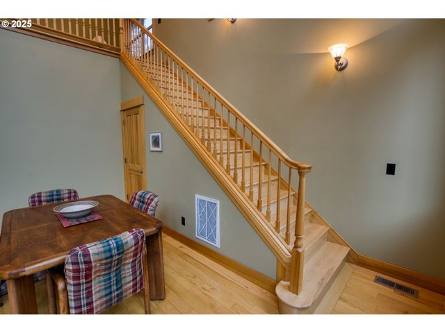 10 EMMA Ln, Trout Lake, WA 98650