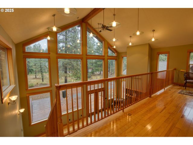 10 EMMA Ln, Trout Lake, WA 98650