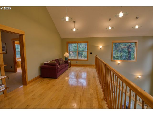 10 EMMA Ln, Trout Lake, WA 98650