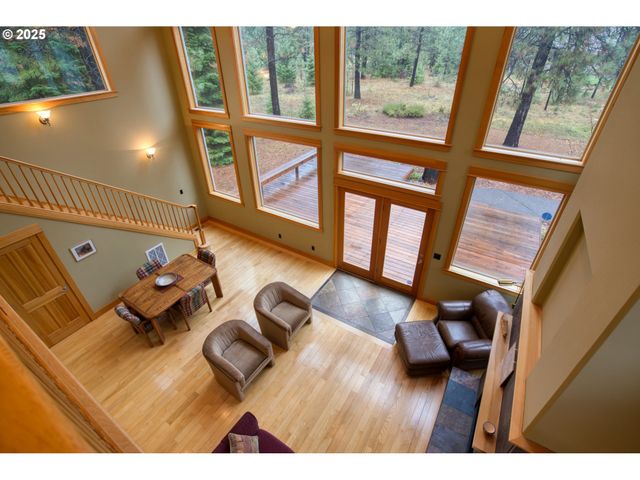 10 EMMA Ln, Trout Lake, WA 98650