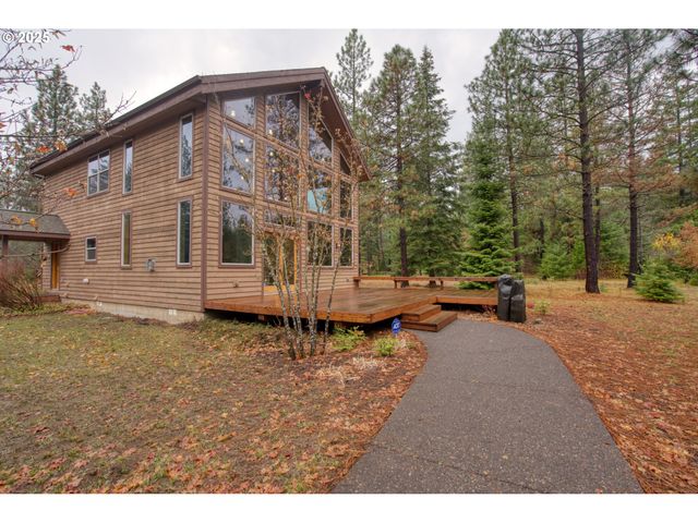 10 EMMA Ln, Trout Lake, WA 98650