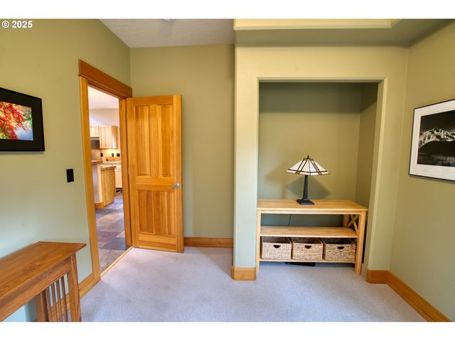 10 EMMA Ln, Trout Lake, WA 98650