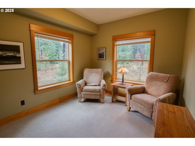 10 EMMA Ln, Trout Lake, WA 98650