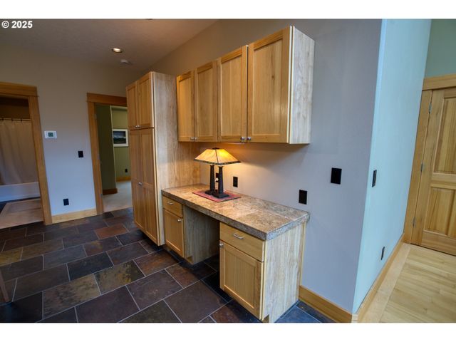 10 EMMA Ln, Trout Lake, WA 98650