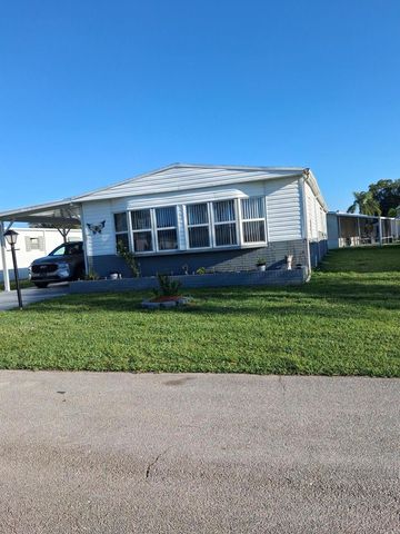 20 Flores Del Way, Fort Pierce, FL 34952