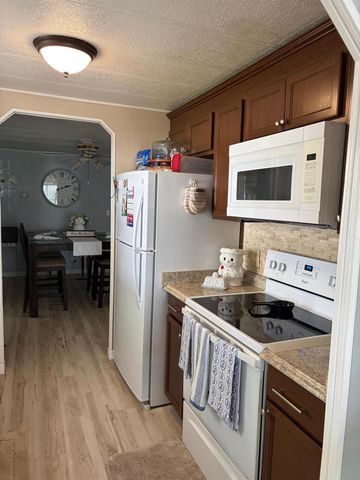 20 Flores Del Way, Fort Pierce, FL 34952