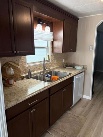 20 Flores Del Way, Fort Pierce, FL 34952