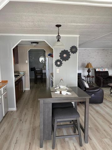 20 Flores Del Way, Fort Pierce, FL 34952