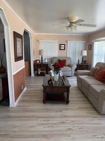 20 Flores Del Way, Fort Pierce, FL 34952