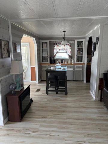 20 Flores Del Way, Fort Pierce, FL 34952